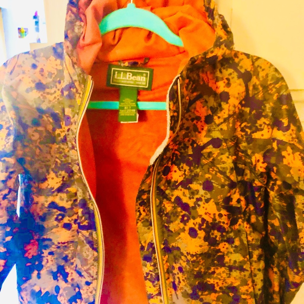 LL Bean Bean Boys Size 6-7 Rain Jacket.